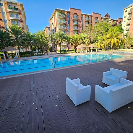 Cozy 2Br Staycation With Balcony Chateau Elysee For 4-6 Pax Paranaque City Eksteriør billede