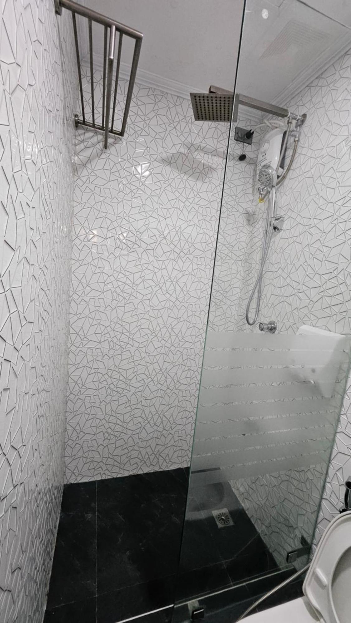 Cozy 2Br Staycation With Balcony Chateau Elysee For 4-6 Pax Paranaque City Eksteriør billede