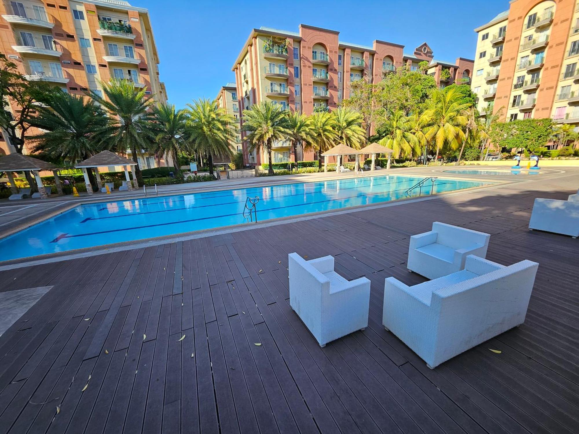 Cozy 2Br Staycation With Balcony Chateau Elysee For 4-6 Pax Paranaque City Eksteriør billede