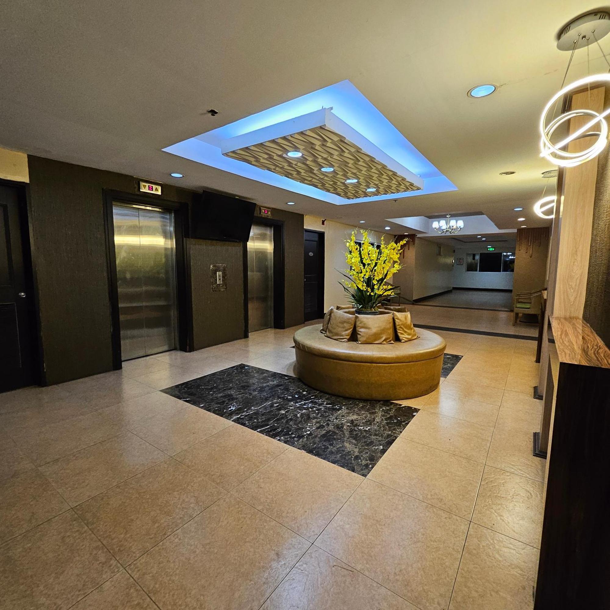Cozy 2Br Staycation With Balcony Chateau Elysee For 4-6 Pax Paranaque City Eksteriør billede
