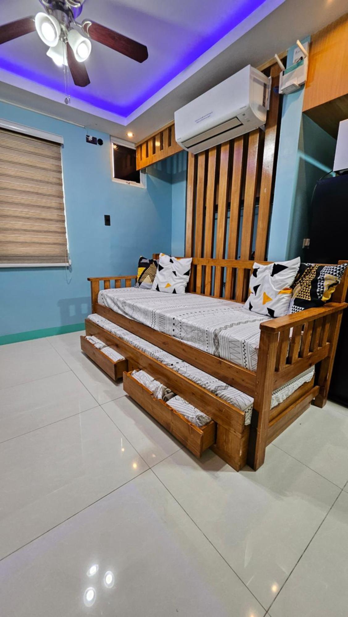 Cozy 2Br Staycation With Balcony Chateau Elysee For 4-6 Pax Paranaque City Eksteriør billede